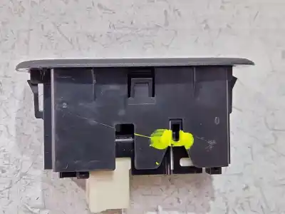 Peça sobressalente para automóvel em segunda mão botão / interruptor elevador vidro traseiro esquerdo por toyota auris (_e15_) 2.0 d-4d (ade150_) referências oem iam   