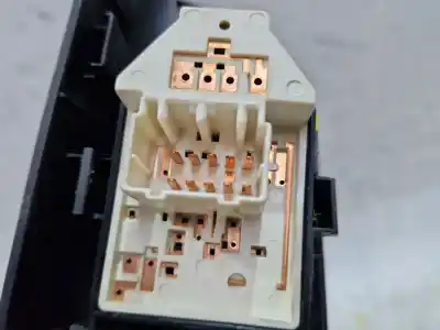 Second-hand car spare part left front power window switch for kia cee'd fastback (ed) 1.6 crdi 115 oem iam references 369490  