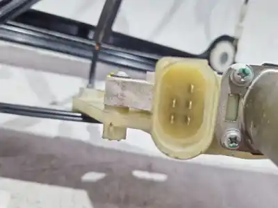 Peça sobressalente para automóvel em segunda mão elevador de vidros dianteiro direito por bmw 1 (e81) 120 d referências oem iam   