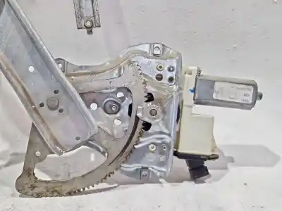 Second-hand car spare part passenger side right window regulator for toyota corolla (_e12_) 2.0 d-4d (cde120_) oem iam references 6981002130  