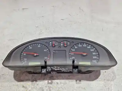 Pezzo di ricambio per auto di seconda mano PANNELLO DEGLI STRUMENTI per VOLKSWAGEN PASSAT B5 (3B2)  Riferimenti OEM IAM 110008920  