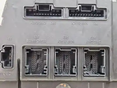 Pezzo di ricambio per auto di seconda mano scatola relè/fusibili per renault megane ii (bm0/1_, cm0/1_) 1.5 dci (bm1e cm1e) riferimenti oem iam 8200525384  