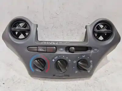 Pièce détachée automobile d'occasion COMMANDE DE CLIMATISATION / CHAUFFAGE pour TOYOTA YARIS (_P1_)  Références OEM IAM 75268701D  