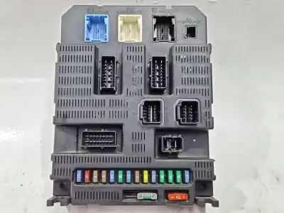 Peça sobressalente para automóvel em segunda mão caixa de fusíveis e relés por citroen c3 (09.2009->) 1.4 hdi 70 referências oem iam 9659285480