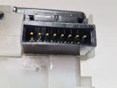 Pezzo di ricambio per auto di seconda mano controllo della luce per nissan note (e11e) 1.5 dci turbodiesel cat riferimenti oem iam 7x05sn  