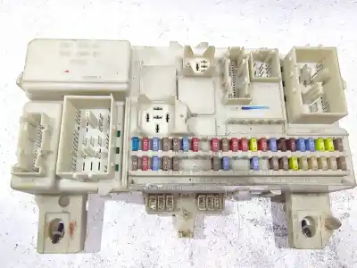 Автозапчасти б/у блок реле/предохранителей за volvo c30 (533) 2.0 d ссылки oem iam 31268178