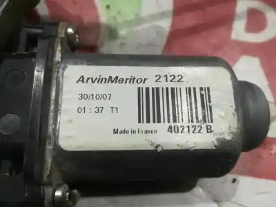 Автозапчастина б/у регулятор переднього правого скла для nissan navara pick-up (d40m) double cab le 4x4 посилання на oem iam 