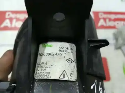 Peça sobressalente para automóvel em segunda mão farol / projetor de nevoeiro direito por renault clio iii confort dynamique referências oem iam 8200002470  