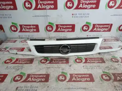 Автозапчастина б/у ПЕРЕДНЯ РЕШІТА для OPEL ASTRA F CARAVAN  Посилання на OEM IAM 90452416  