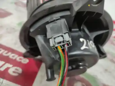 Pezzo di ricambio per auto di seconda mano motore di riscaldamento per ford transit connect (tc7) furg. 90 cv / 66 kw riferimenti oem iam 1151988  