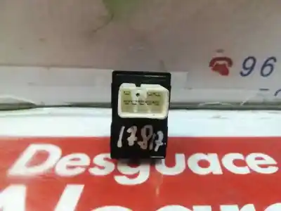 Pezzo di ricambio per auto di seconda mano  per KIA CEE´D SPORTY WAGON  Riferimenti OEM IAM 935751H000EQ  