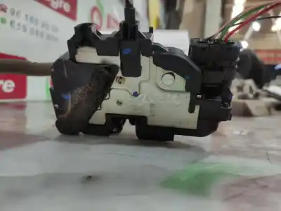 Second-hand car spare part left front door lock for nissan note acenta oem iam references   