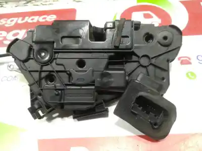 Second-hand car spare part left front door lock for skoda rapid active oem iam references 5e1837015a  