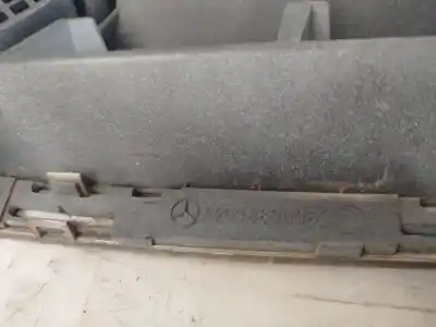 Pezzo di ricambio per auto di seconda mano GRIGLIA ANTERIORE per MERCEDES-BENZ CLASE C (W203) SPORTCOUPE  Riferimenti OEM IAM A2038800383  