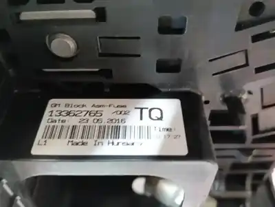 Pièce détachée automobile d'occasion BOÎTES À FUSIBLES pour OPEL MERIVA B MONOSPACE (S10)  Références OEM IAM 13362765  