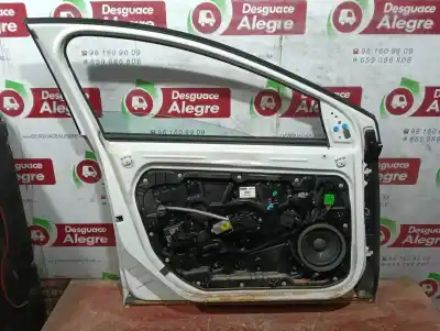 Second-hand car spare part left front door for volvo v40 básico oem iam references   