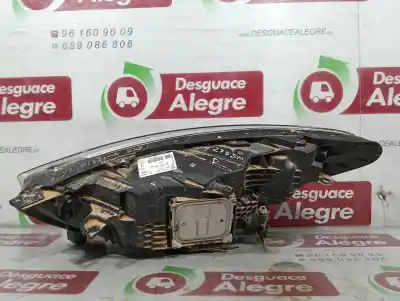 Second-hand car spare part right headlight for renault captur life oem iam references 260107244h  