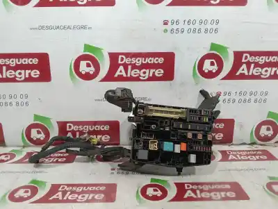 Peça sobressalente para automóvel em segunda mão caixa de fusíveis e relés por toyota auris (_e15_) 2.0 d-4d (ade150_) referências oem iam 7233r0a2  