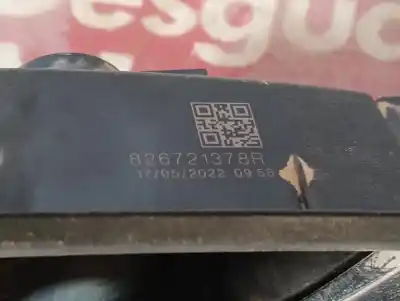 Peça sobressalente para automóvel em segunda mão Puxador Exterior Traseiro Direito por RENAULT CAPTUR II ZEN 91 CV / 67 KW Referências OEM IAM 826721378R  