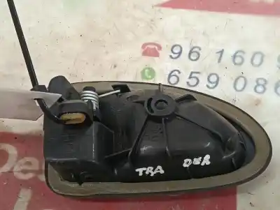 Pezzo di ricambio per auto di seconda mano maniglia interna posteriore destra per renault clio ii fase i (b/cbo) 1.2 riferimenti oem iam 7700423888  