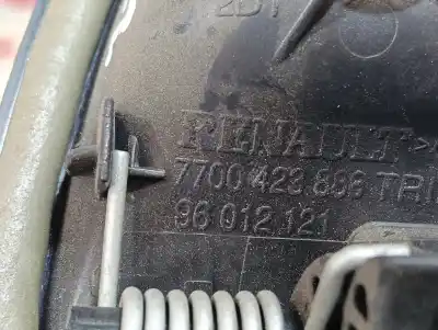 Pezzo di ricambio per auto di seconda mano maniglia interna posteriore destra per renault clio ii fase i (b/cbo) 1.2 riferimenti oem iam 7700423888  