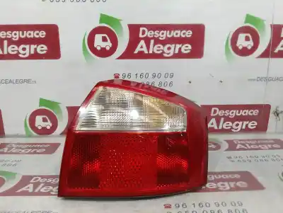 Автозапчастина б/у правий ліхтар для audi a4 b6 (8e2) 1.9 tdi посилання на oem iam 153930  