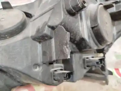 Second-hand car spare part right headlight for renault captur expression 90 cv / 66 kw oem iam references 260100855r  