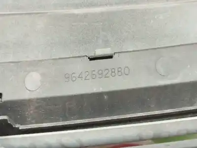 Pezzo di ricambio per auto di seconda mano GRIGLIA ANTERIORE per CITROEN C3 (F DESDE 11/2001) 1.1 8V Riferimenti OEM IAM 9647156577  