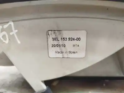 Автозапчастина б/у правий ліхтар для audi a4 b6 (8e2) 2.0 посилання на oem iam 8e0945096  