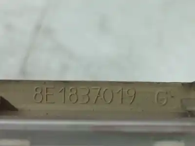 Tweedehands auto-onderdeel binnenhandgreep links voor voor audi a4 berlina (8e) 2.0 tdi 16v (103kw) oem iam-referenties 8e1837019