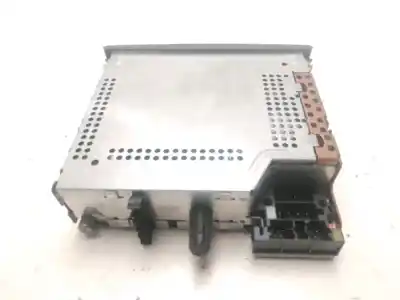 Second-hand car spare part Audio System / Radio Cd for RENAULT CLIO 2 1.5 DCI 65CH MANUAL OEM IAM references 8200057681  
