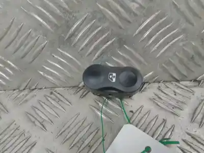 Second-hand car spare part Left Front Power Window Switch for DACIA SANDERO 1 MANUAL OEM IAM references 8200602227  