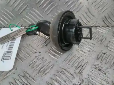 Peça sobressalente para automóvel em segunda mão Tampa De Combustível por RENAULT CLIO 2 1.2 MANUAL Referências OEM IAM 46820586  