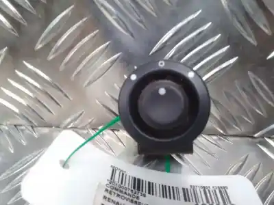 Pezzo di ricambio per auto di seconda mano Controllo Specchio per RENAULT CLIO 2 1.6 MANUAL Riferimenti OEM IAM 7700429992  