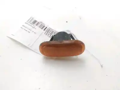 Peça sobressalente para automóvel em segunda mão farolim do lado esquerdo por renault clio 2 manual referências oem iam 8200257684  