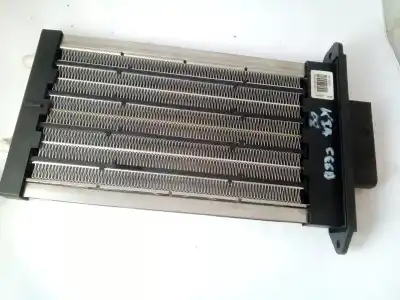 Pezzo di ricambio per auto di seconda mano RADIATORE D ACQUA per KIA CEED  Riferimenti OEM IAM 57950  SW 08 1.9 CRDI-DE CALEFACCION