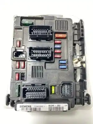 Peça sobressalente para automóvel em segunda mão CENTRALINA BSM por PEUGEOT PARTNER  Referências OEM IAM 87951  03 1.9 D WJY-SIEMENS T118470002 PSA REF: 9643498980-00 BSM-B2