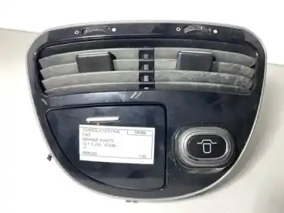 Pièce détachée automobile d'occasion Console Centrale pour FIAT GRANDE PUNTO 12 1.3 JTD - Nº4983-REF: 51904062 Références OEM IAM 74109  
