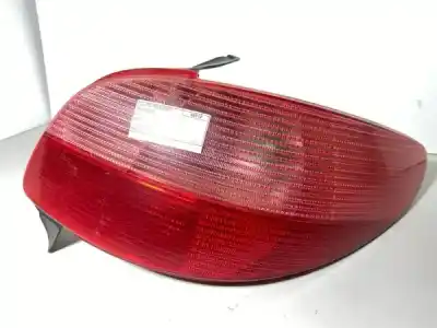 Pezzo di ricambio per auto di seconda mano LUCI POSTERIORI DESTRA per PEUGEOT 206 ANT-LADO DERECHO - PORTALAMPARAS MAL Riferimenti OEM IAM 88514  
