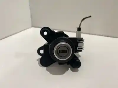 Piesă de schimb auto la mâna a doua BECURI pentru BMW 320 D E46-TAPA MALETA Referințe OEM IAM 93864  