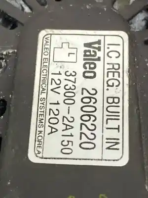 Peça sobressalente para automóvel em segunda mão alternador por kia soul crdi 16v-valeo 2606220 ref: 37300-2a150 - 120a - no lleva depresor.conec lat 2 pin referências oem iam 28857  