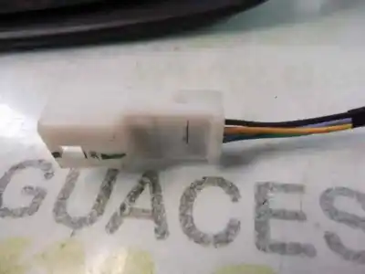 Peça sobressalente para automóvel em segunda mão espelho retrovisor esquerdo por dacia sandero laureate referências oem iam 8200497509  
