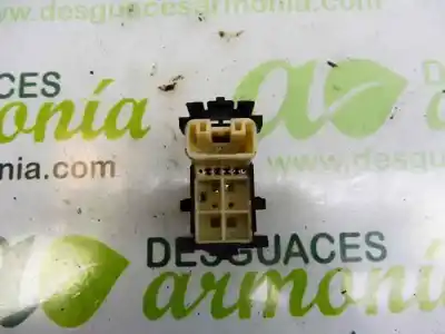 Автозапчастина б/у передній правий віконний вимикач для toyota yaris active посилання на oem iam 8292s39  