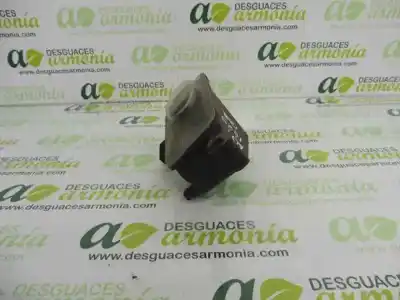 Pezzo di ricambio per auto di seconda mano fendinebbia sinistra per opel corsa c silverline riferimenti oem iam 13118670  