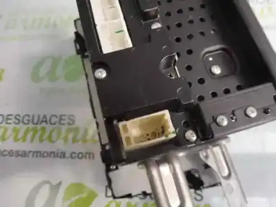 Peça sobressalente para automóvel em segunda mão sistema de áudio / rádio cd por toyota prius (nhw30) plug-in hybrid advance referências oem iam 8612047330  