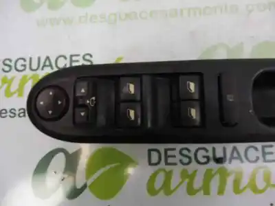 Recambio de automóvil de segunda mano de mando elevalunas delantero izquierdo para peugeot 407 2.0 16v hdi fap referencias oem iam 96468704xt  