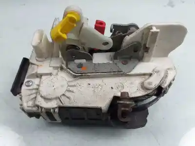 Second-hand car spare part front right door lock for dodge caliber se oem iam references 04589416ae