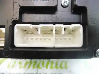 Peça sobressalente para automóvel em segunda mão sistema de áudio / rádio cd por toyota prius (nhw30) plug-in hybrid advance referências oem iam 8612047330  123000-16400101
