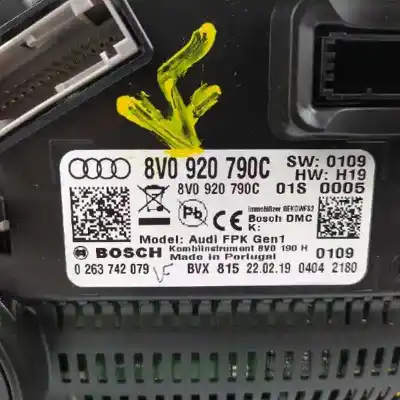 Pièce détachée automobile d'occasion compteur de vitesse tableau de bord pour audi a3 sportback (8vf) basic références oem iam 8v0920790c  0263742079
