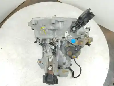 Автозапчастина б/у коробка передач для citroen c3 elle посилання на oem iam 20a704  1054696